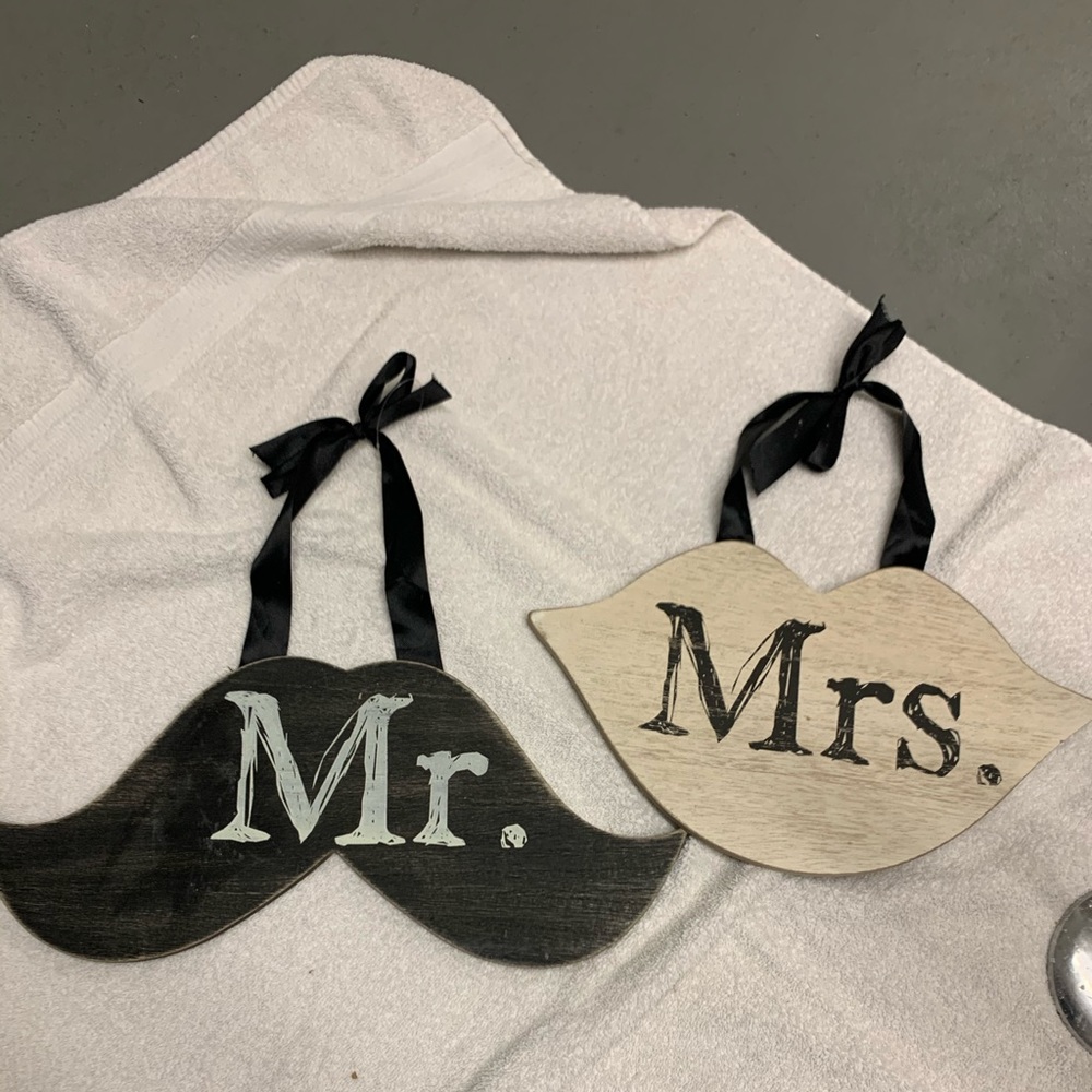 Mr & Mrs wooden signs